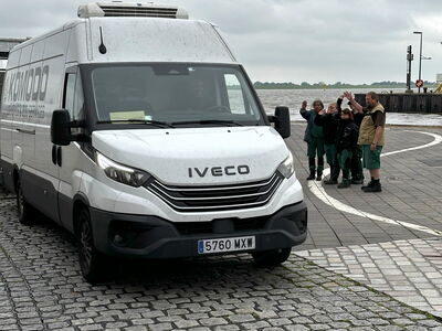 Los geht's für die Eisbären-Zwillinge in die neue Heimat